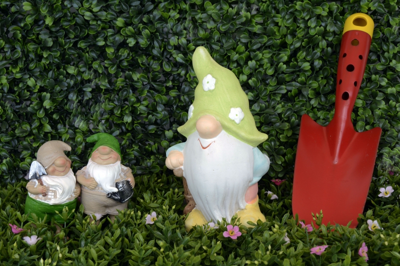 jardinerie-LA CELLE-min_garden-gnome-1404358